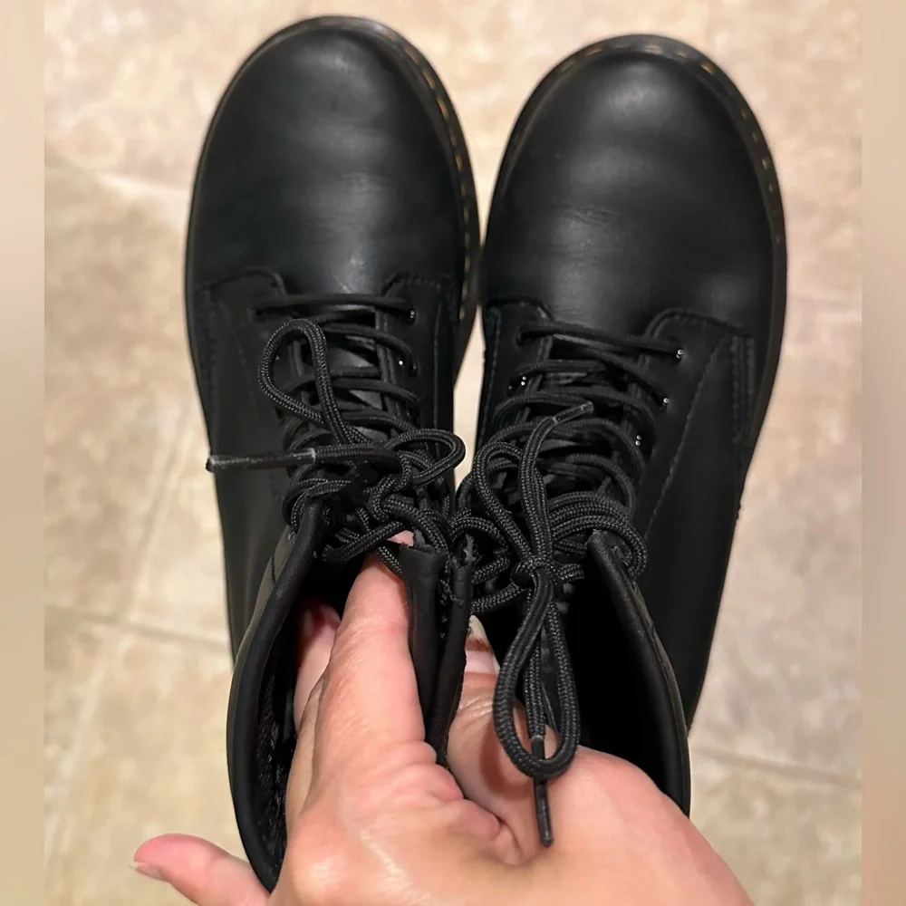 Dr. Martens - Picture 3 of 8